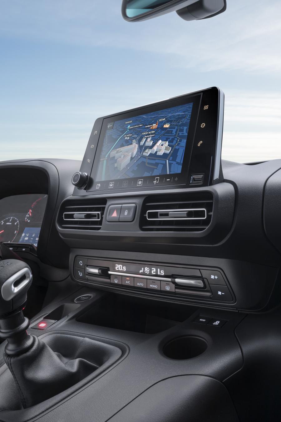Детали интерьера Opel Combo Life 2018 года  (фото 34 из 44)